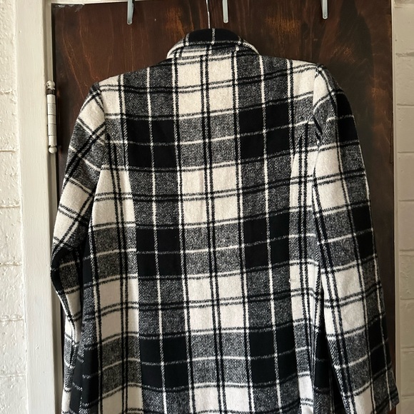 Kittenish black & white plaid Coat - Picture 2 of 3